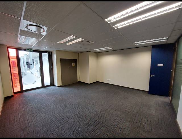 431M² OFFICE TO LET IN BEDFORDVIEW